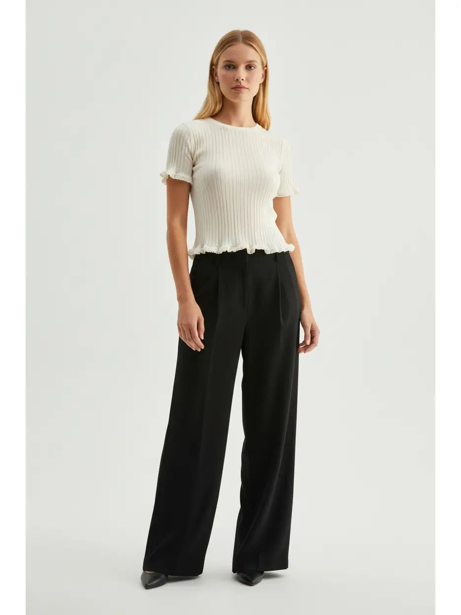 CAMELLIA RIBBED SHORT SLEEVE KNIT TOP