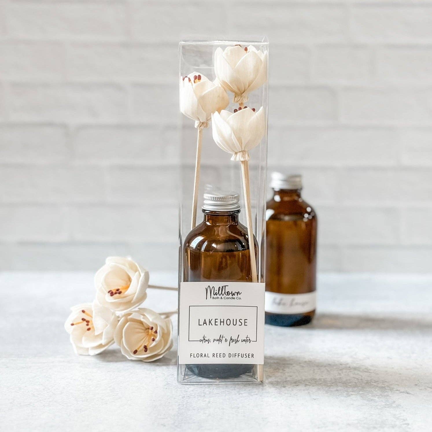 Lakehouse Floral Reed Diffuser | Long-Lasting Scent | Clean & Flameless Fragrance