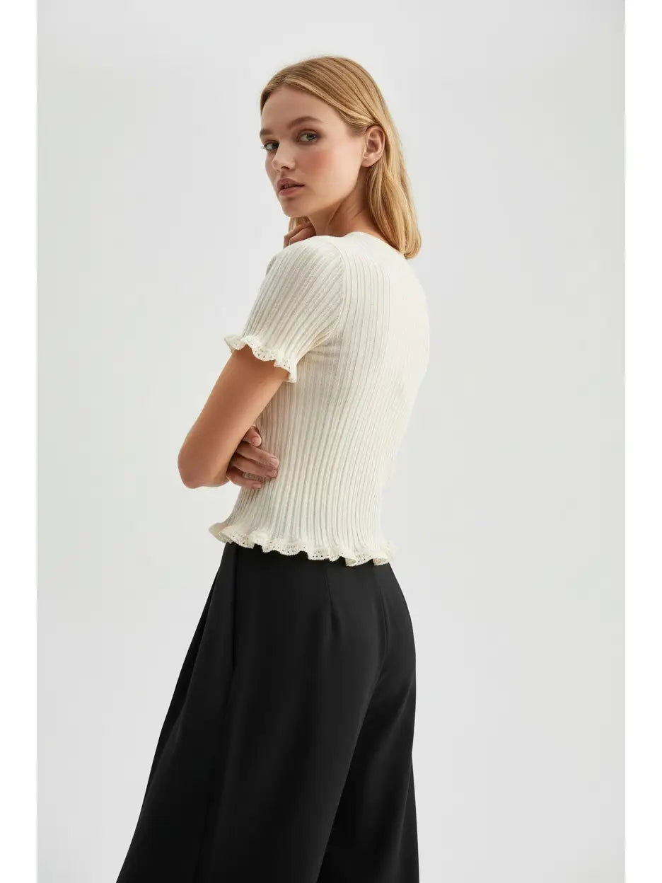CAMELLIA RIBBED SHORT SLEEVE KNIT TOP