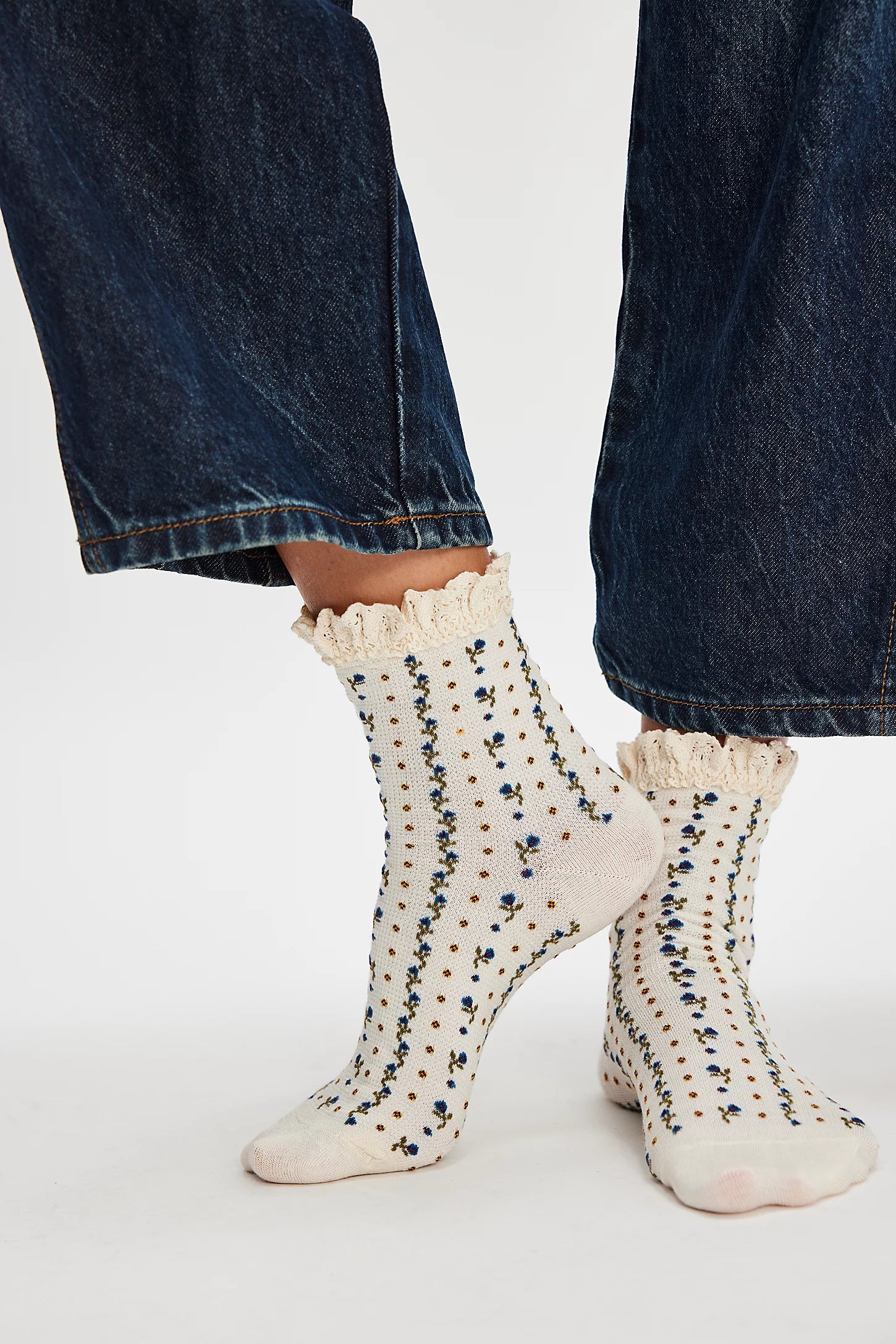 Rosebud Waffle Knit Ankle Sock