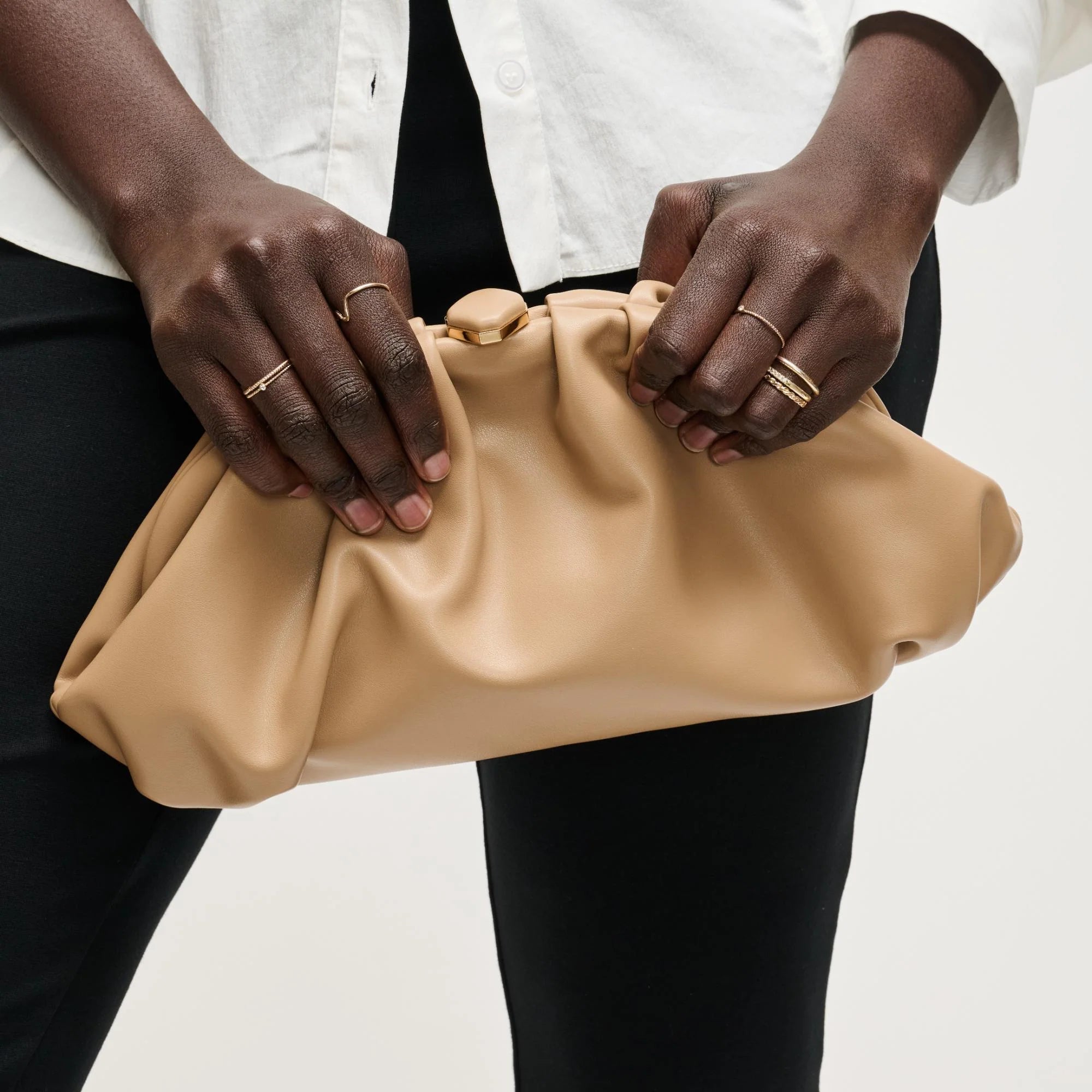 URBAN EXPRESSION JENNIFER CLUTCH